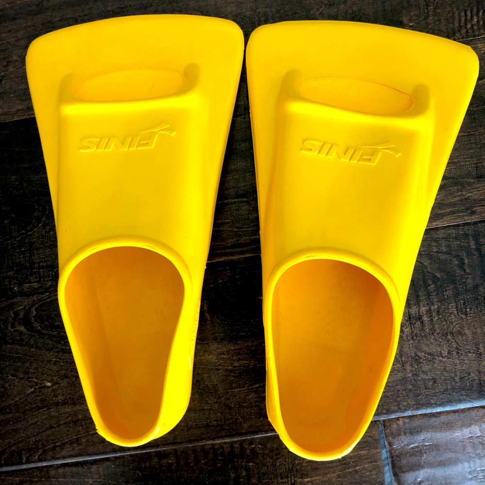 Zoomers Gold short blade training fins unisex size men 9-10 women size 10-11
